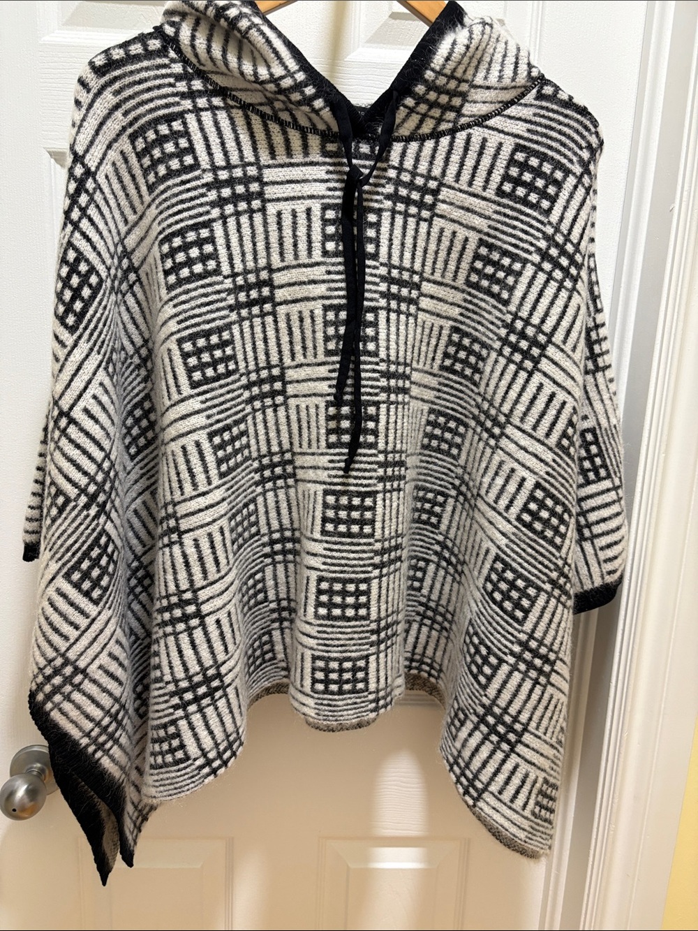 Sarah Pacini Black and White Hooded Poncho